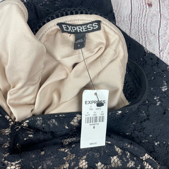 Express Black Floral Lace Nude Plunging Neckline Mini Dress  Size 6 - Picture 7 of 13